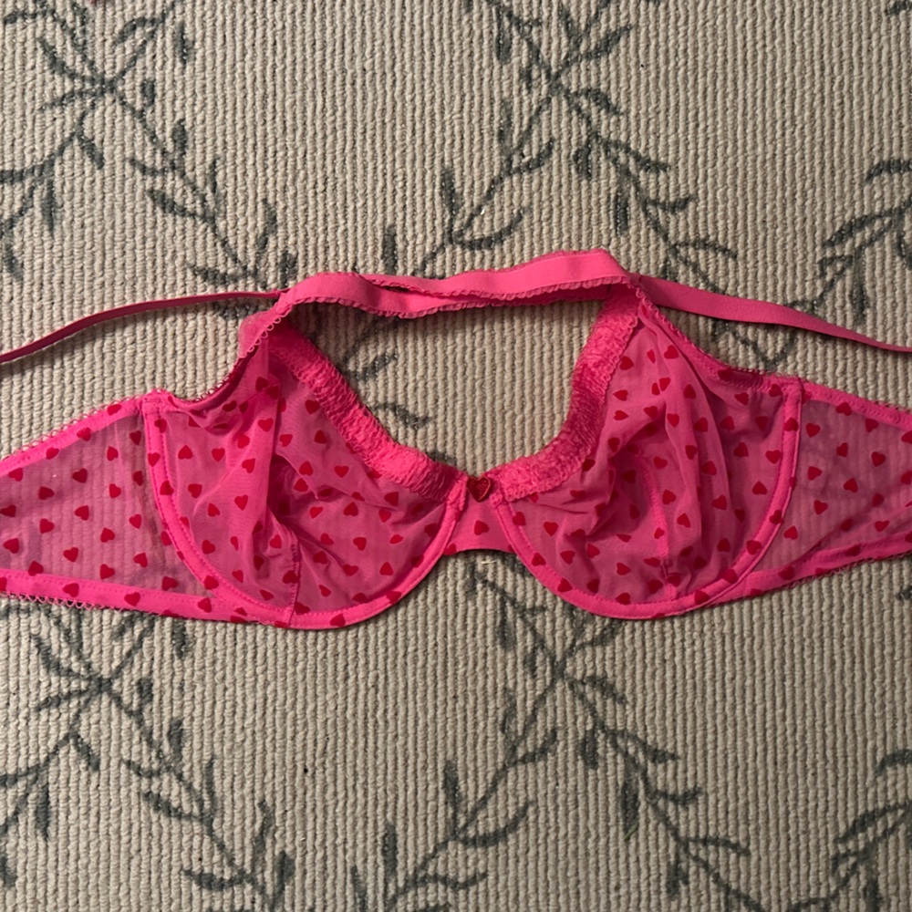 Victorias Secret Unlined Pink Hearts, 36DD